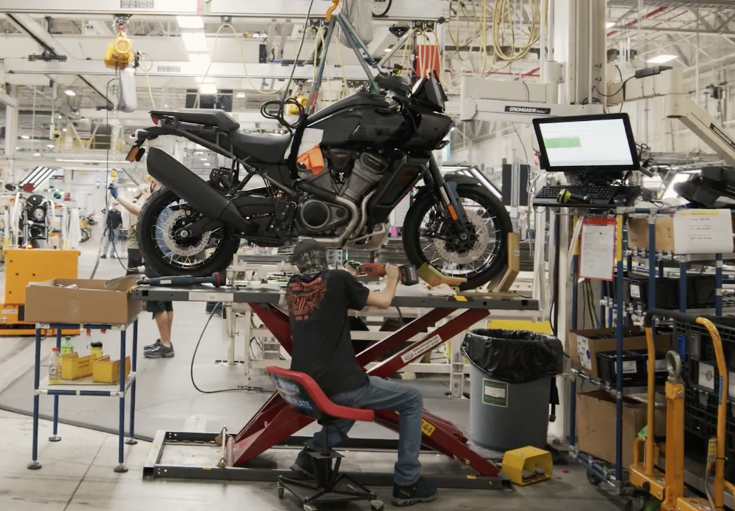 How to Paint Two Tone Motorcycle: Shocking and Terrific Tips